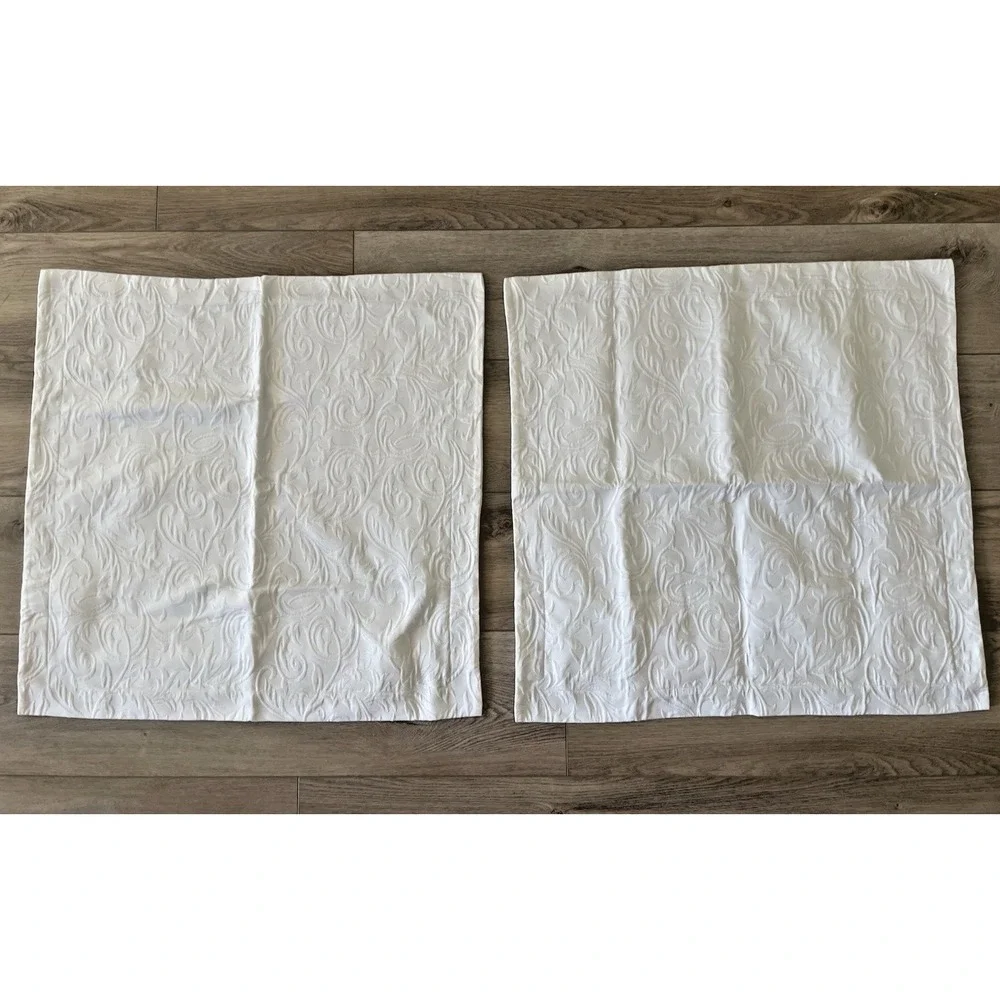 Pr Frontgate Euro‎ Pillow Shams 29X29 White  Matelasse Scroll Design NWOT Set 2